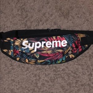 Supreme fanny pack